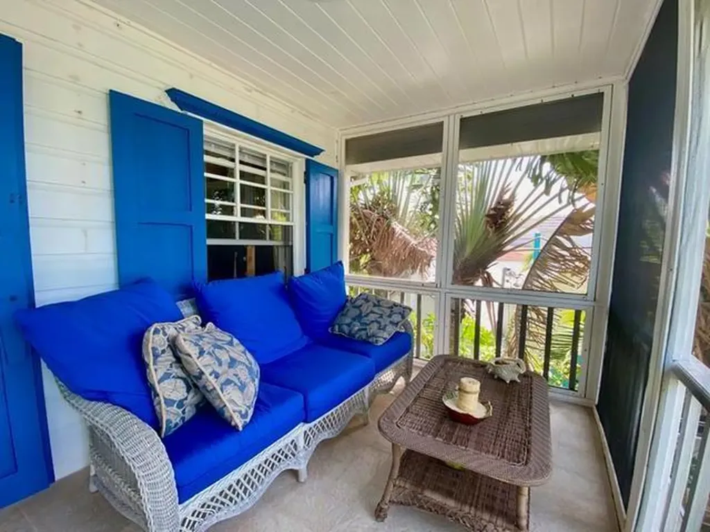 Rock Shore Eleuthera BS