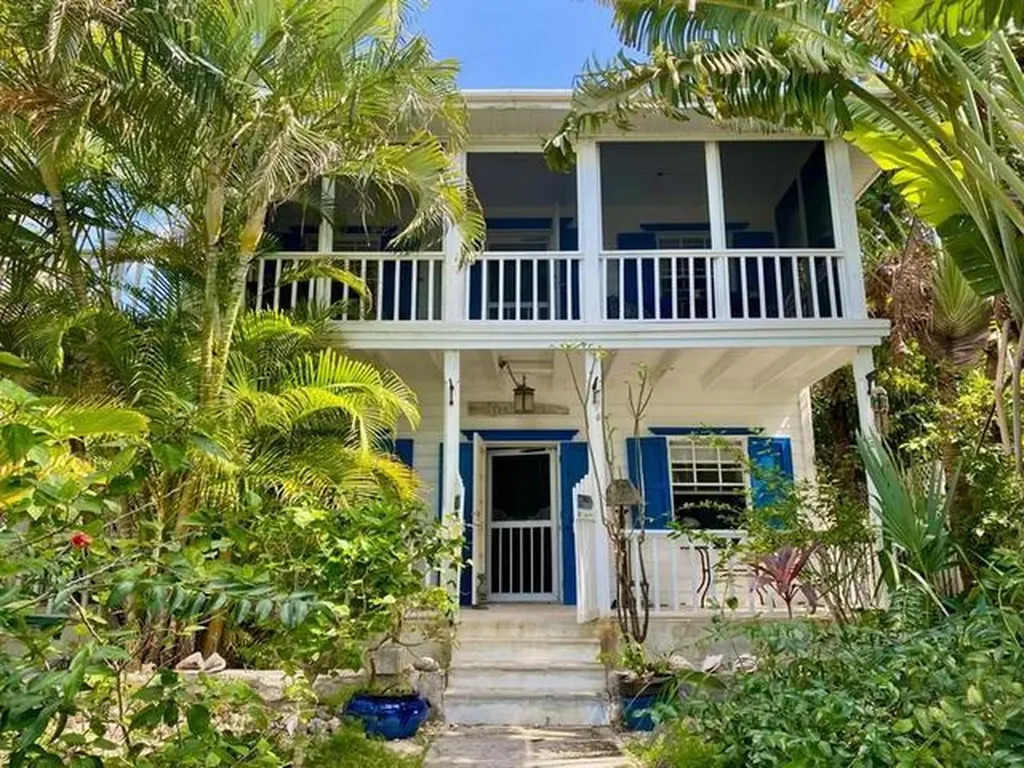 Rock Shore Eleuthera BS