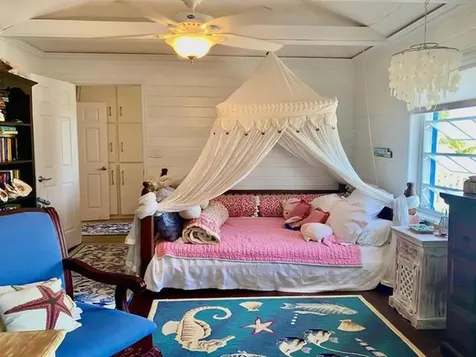 Rock Shore Eleuthera BS