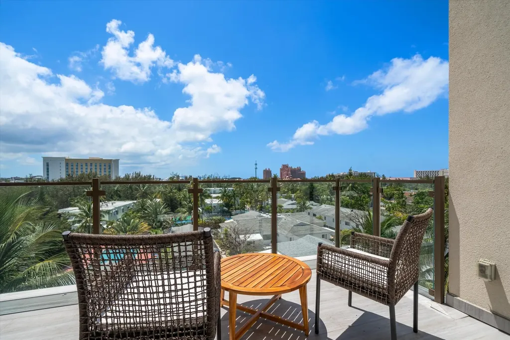 Penthouse 9 - Thirty Six New Providence Paradise Island BS