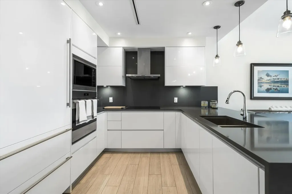 Penthouse 9 - Thirty Six New Providence Paradise Island BS