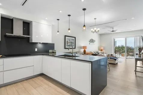 Penthouse 9 - Thirty Six New Providence Paradise Island BS