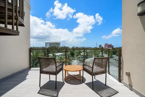 Penthouse 9 - Thirty Six New Providence Paradise Island BS