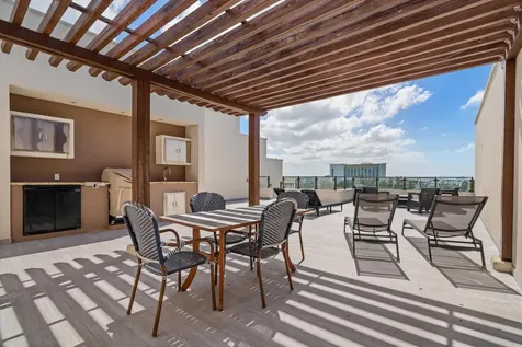 Penthouse 9 - Thirty Six New Providence Paradise Island BS