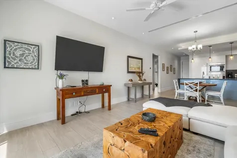 Penthouse 9 - Thirty Six New Providence Paradise Island BS