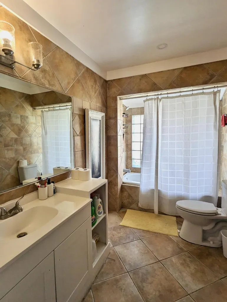 Bay Street, Marsh Harbour Abaco BS