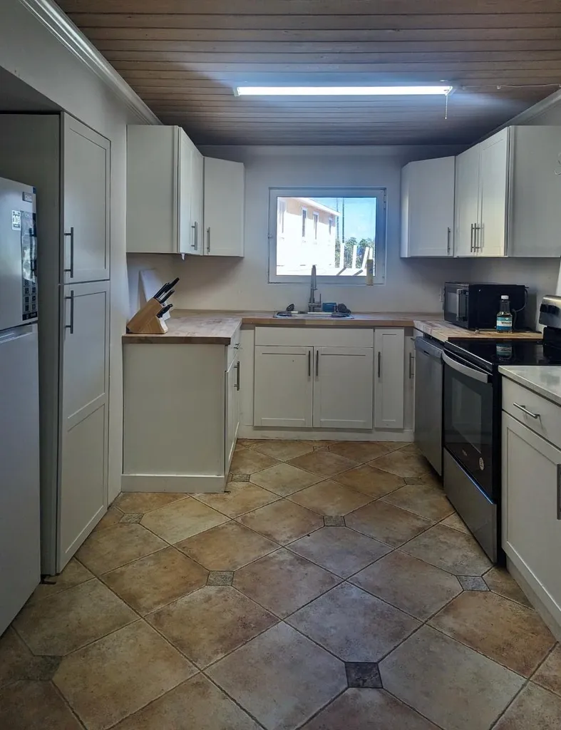 Bay Street, Marsh Harbour Abaco BS