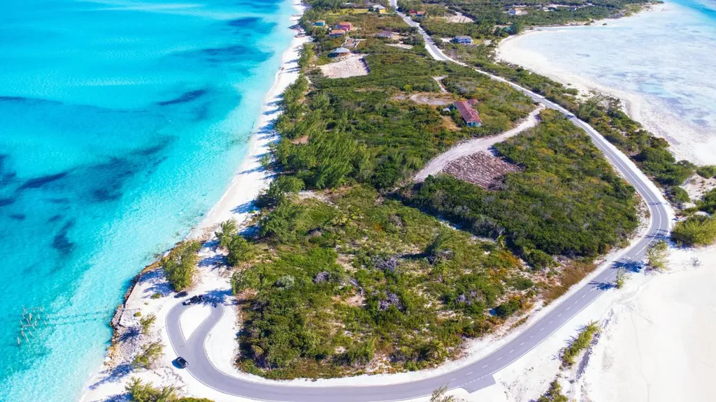 West Rolleville - Queens Highway Exuma BS