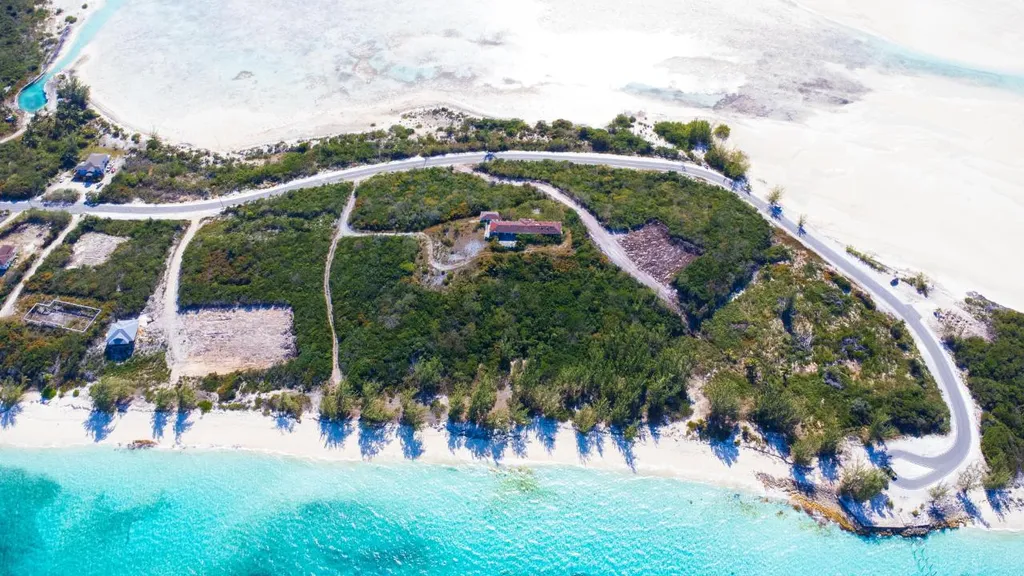 West Rolleville - Queens Highway Exuma BS