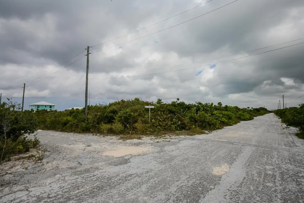 Sandy Point, Columbus Lan San Salvador BS