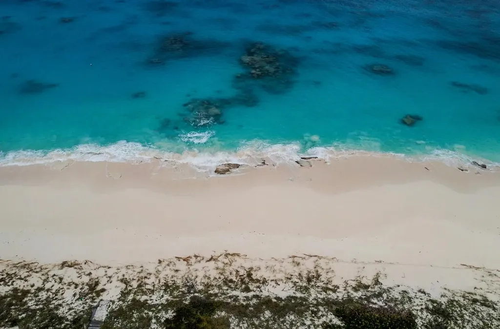 Sandy Point, Columbus Lan San Salvador BS