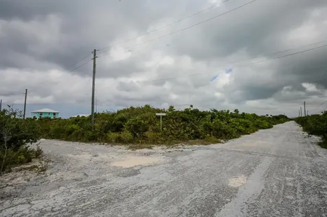 Sandy Point, Columbus Lan San Salvador BS