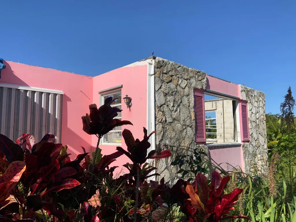 Prettier In Pink Abaco BS