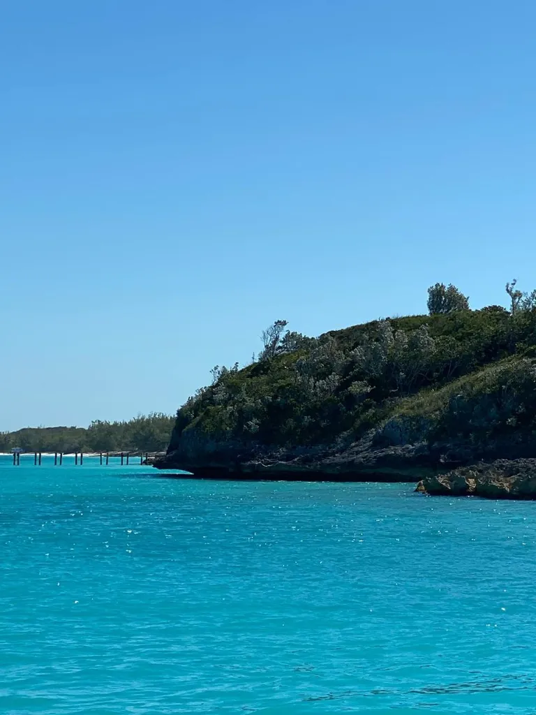 Queens Highway West 1 Exuma BS