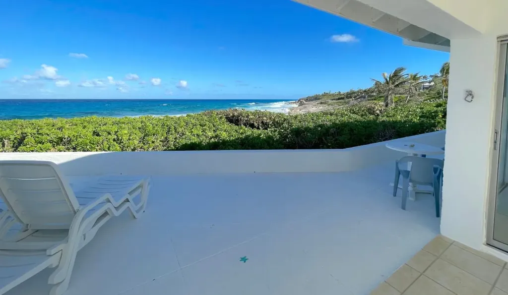 3/3 Oceanfront Home Long Island BS