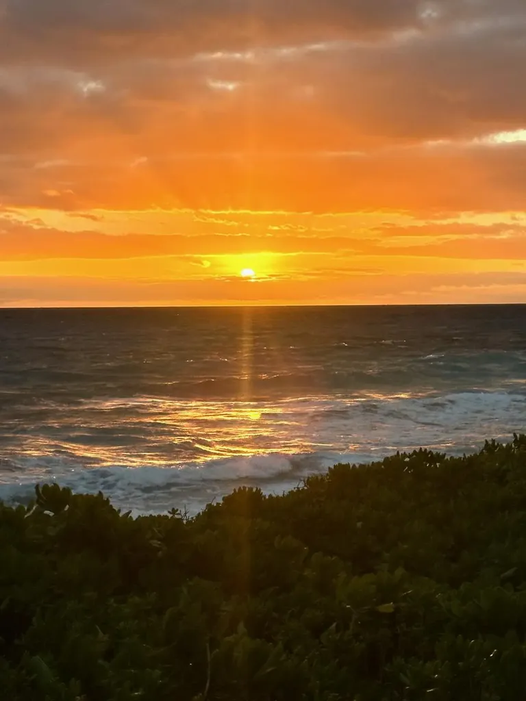 3/3 Oceanfront Home Long Island BS