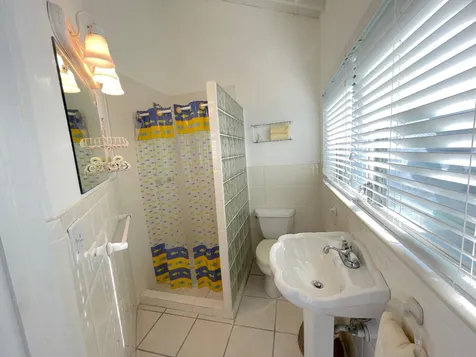 3/3 Oceanfront Home Long Island BS