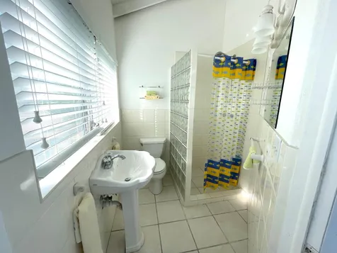 3/3 Oceanfront Home Long Island BS