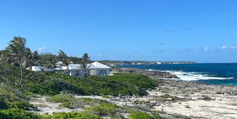 3/3 Oceanfront Home Long Island BS