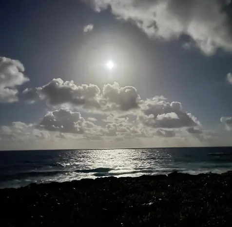 3/3 Oceanfront Home Long Island BS