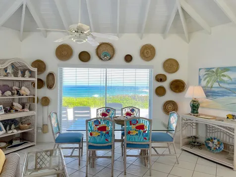 3/3 Oceanfront Home Long Island BS