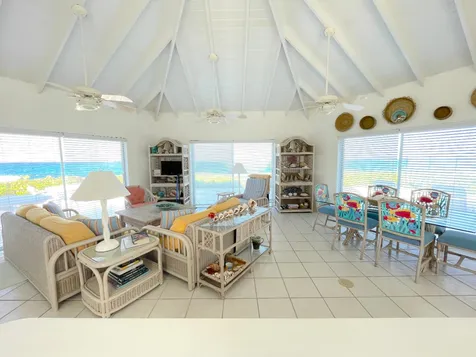 3/3 Oceanfront Home Long Island BS