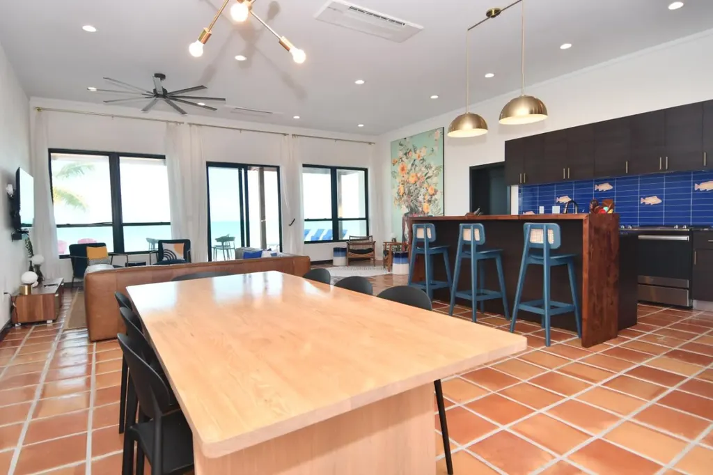 Tangled Up In Blue Abaco BS