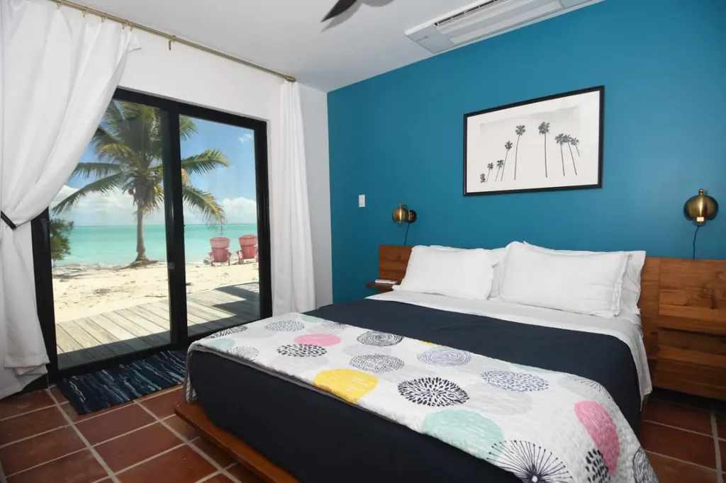 Tangled Up In Blue Abaco BS