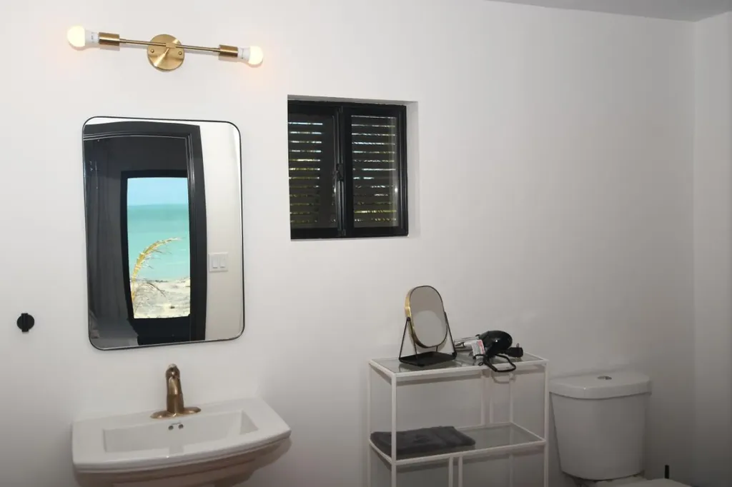 Tangled Up In Blue Abaco BS