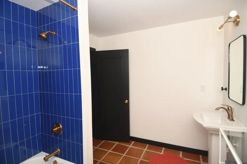 Tangled Up In Blue Abaco BS