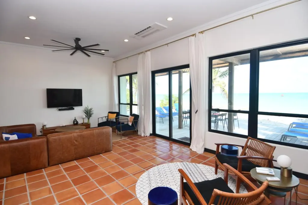 Tangled Up In Blue Abaco BS