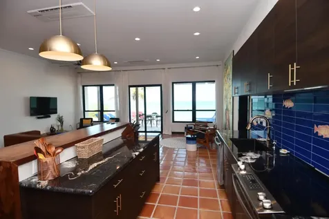 Tangled Up In Blue Abaco BS