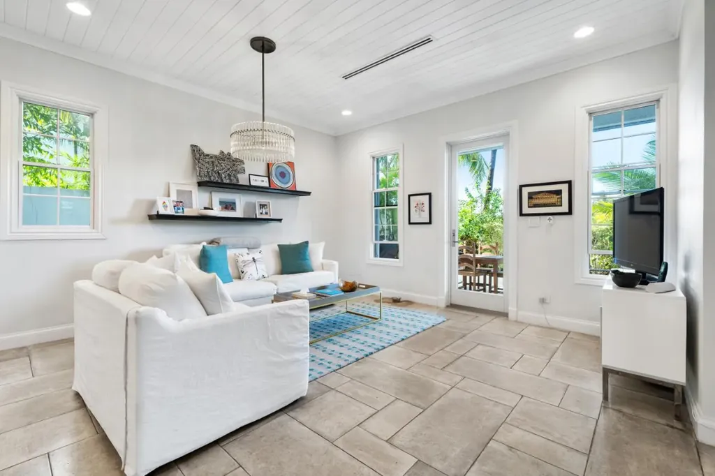 7 Beach Island | Old Fort New Providence Paradise Island BS