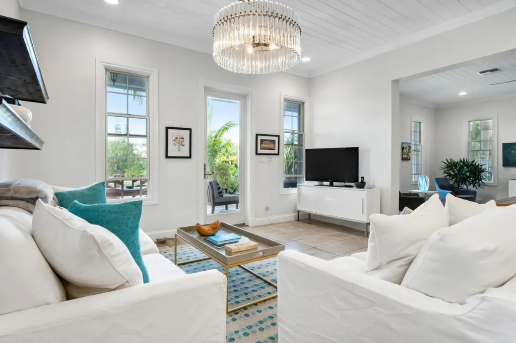 7 Beach Island | Old Fort New Providence Paradise Island BS