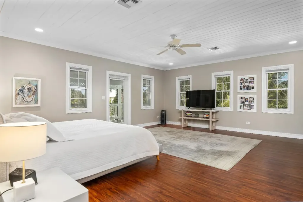 7 Beach Island | Old Fort New Providence Paradise Island BS