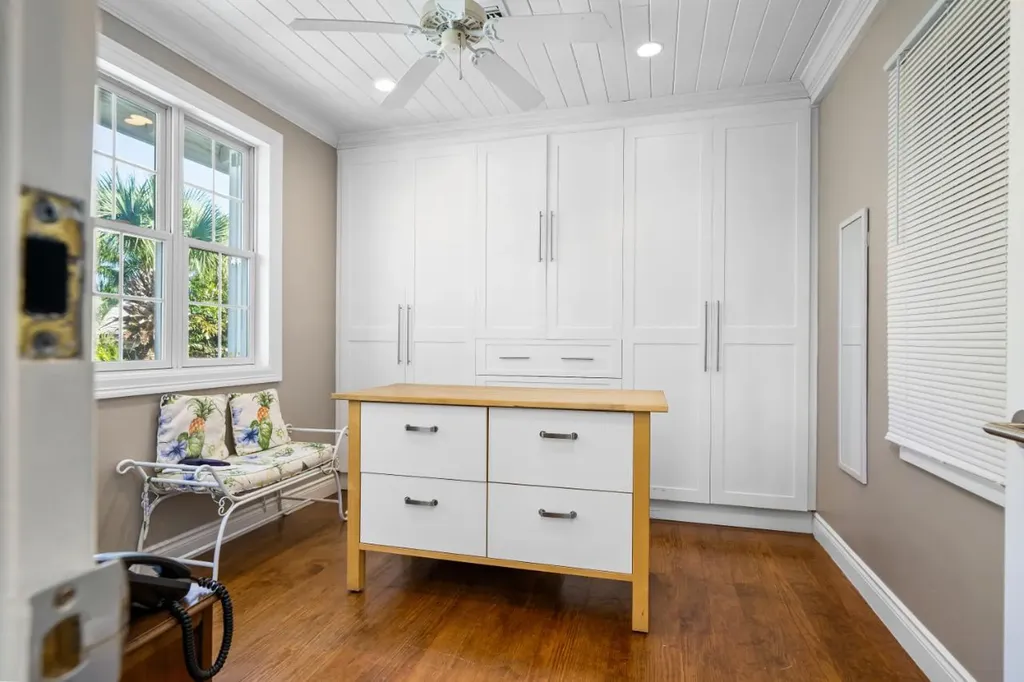 7 Beach Island | Old Fort New Providence Paradise Island BS