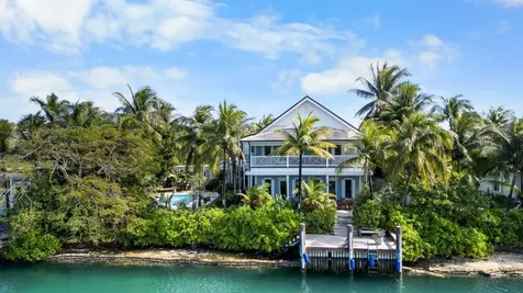 7 Beach Island | Old Fort New Providence Paradise Island BS