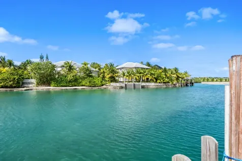 7 Beach Island | Old Fort New Providence Paradise Island BS
