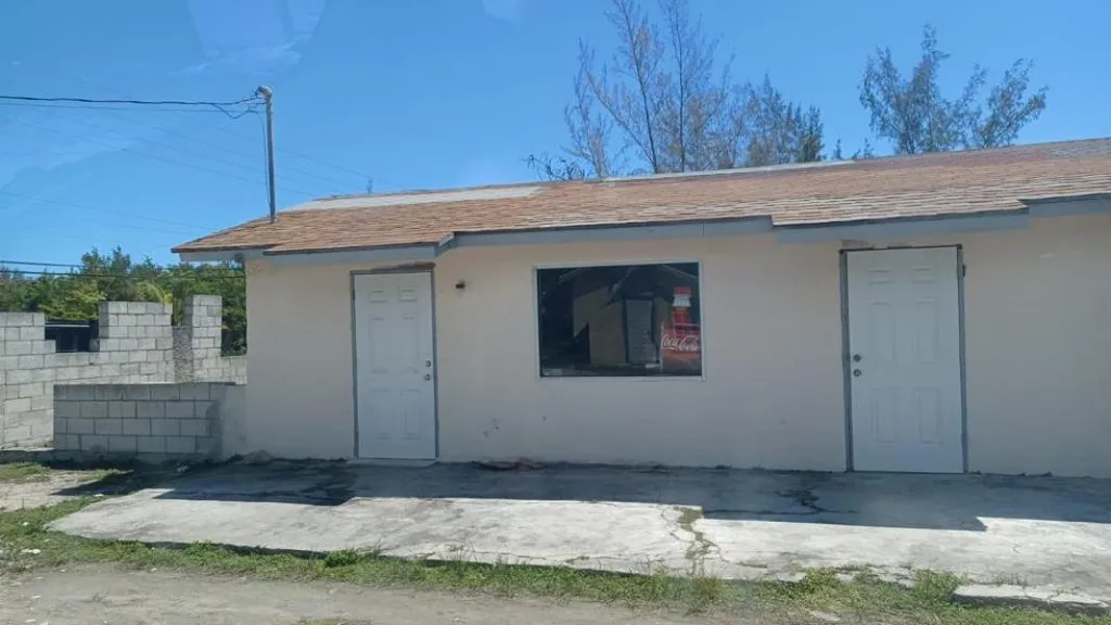 Fixer Upper Andros Andros BS