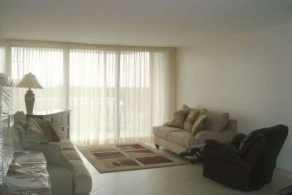 Albacore Drive, Lucaya Grand Bahama Freeport BS