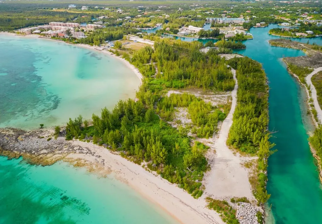 Silver Point Drive Grand Bahama Freeport BS
