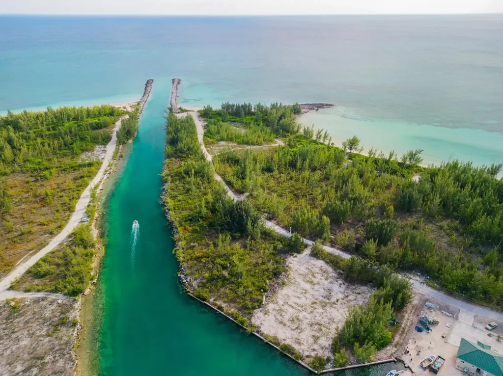 Silver Point Drive Grand Bahama Freeport BS