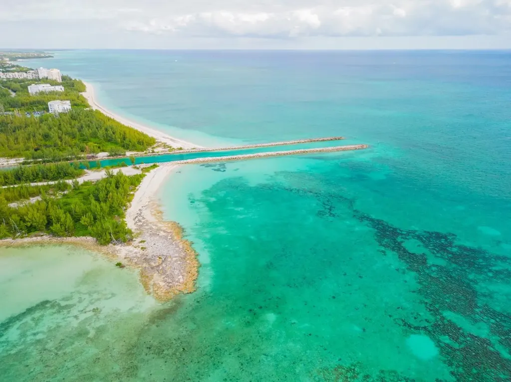 Silver Point Drive Grand Bahama Freeport BS