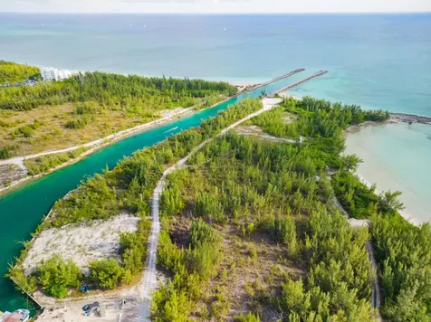 Silver Point Drive Grand Bahama Freeport BS