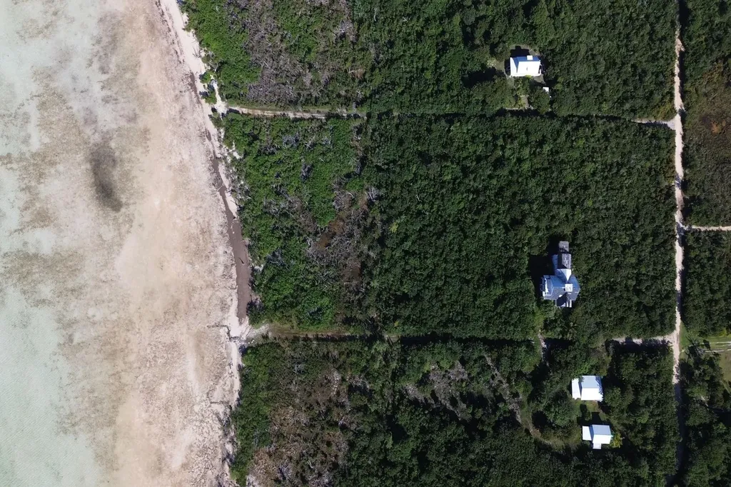 Bajamar With Slip 19 In A Abaco BS