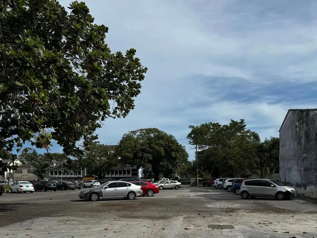 Parking Lot Elizabeth Avenue New Providence Paradise Island BS