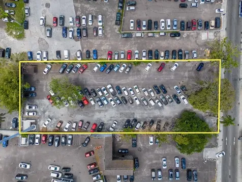 Parking Lot Elizabeth Avenue New Providence Paradise Island BS