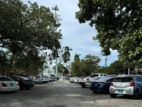 Parking Lot Elizabeth Avenue New Providence Paradise Island BS