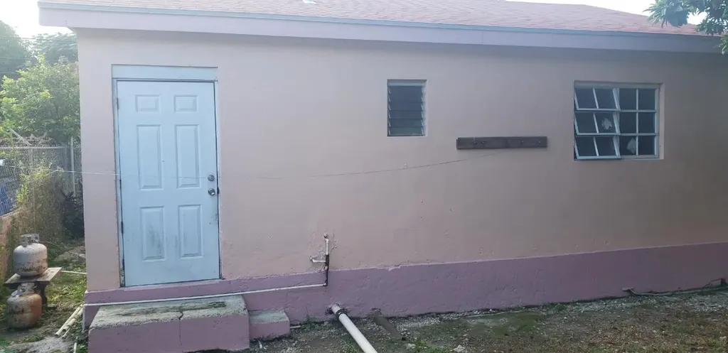 34 Flamingo Avenue New Providence Paradise Island BS