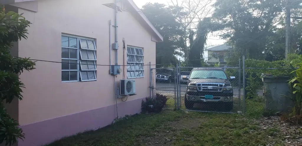 34 Flamingo Avenue New Providence Paradise Island BS